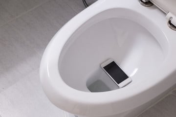celular na privada