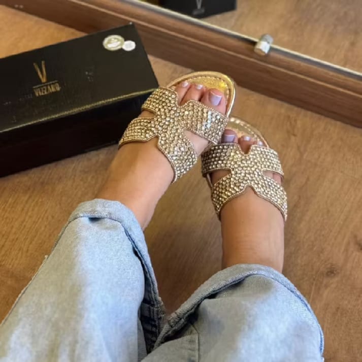 Sandália Rasteirinha Vizzano Cravejada